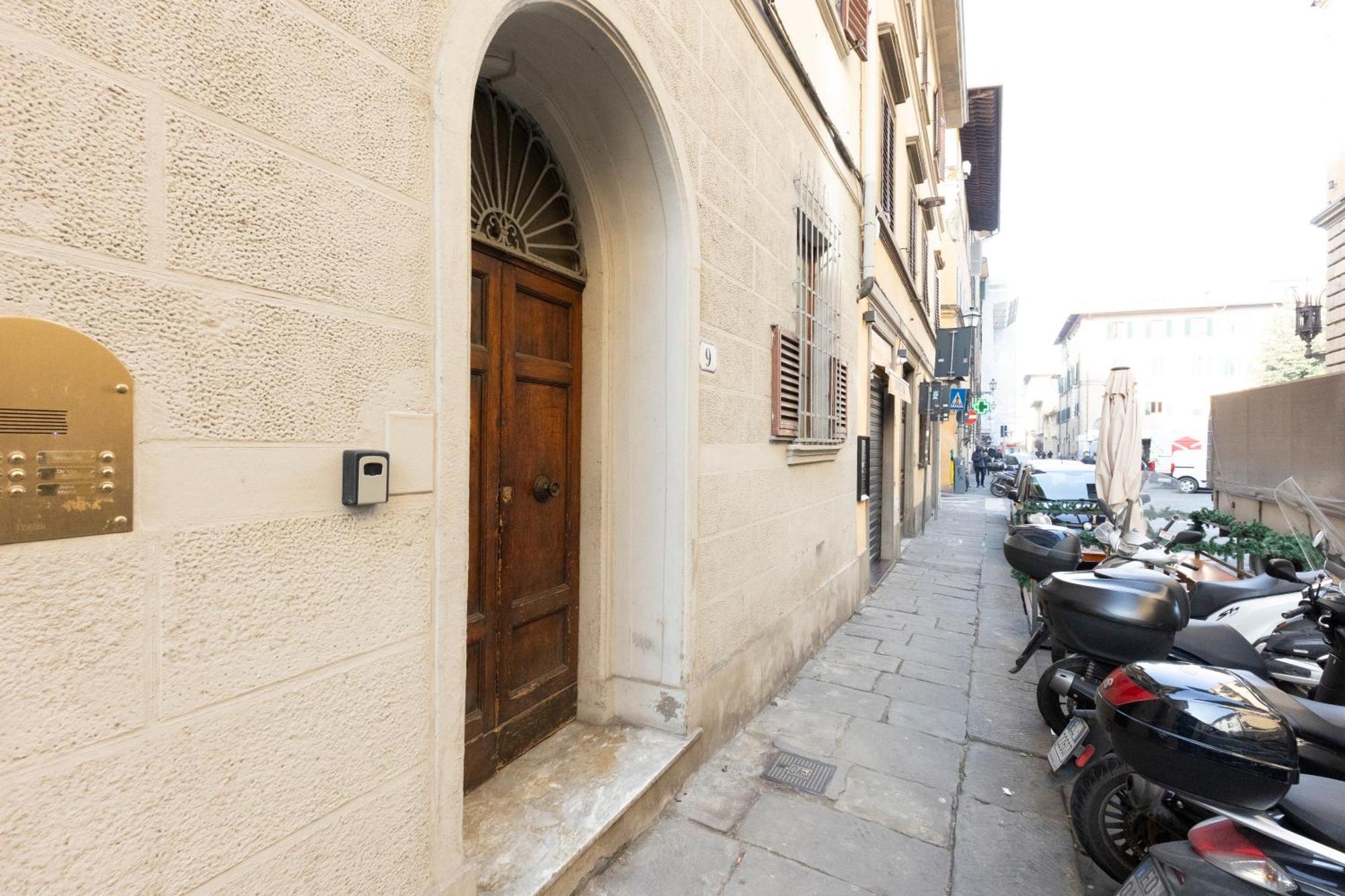 Апартаменты Santo Spirito Living Флоренция Экстерьер фото